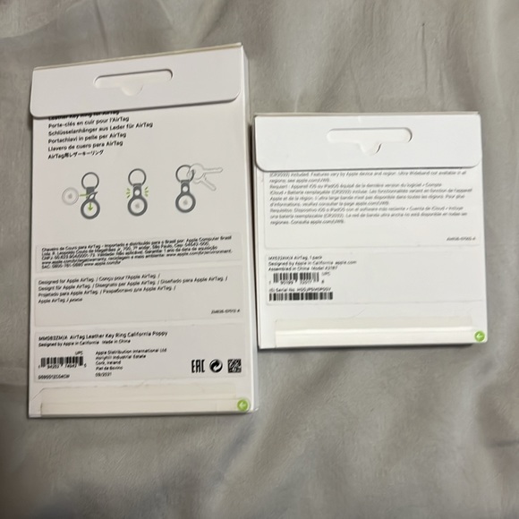 Apple AirTag and holder NWT - Picture 4 of 4